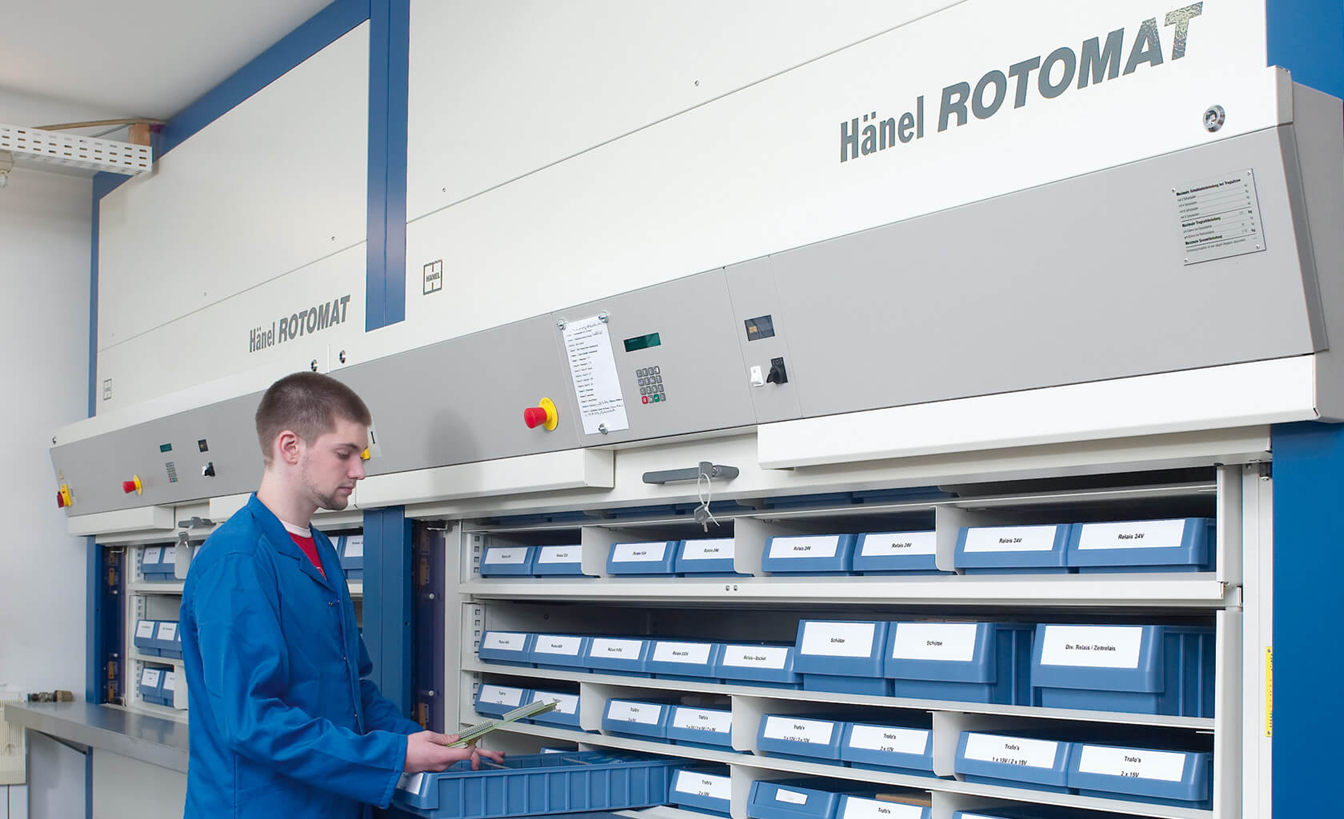 hanel-rotomat-logostore-liftes galériába